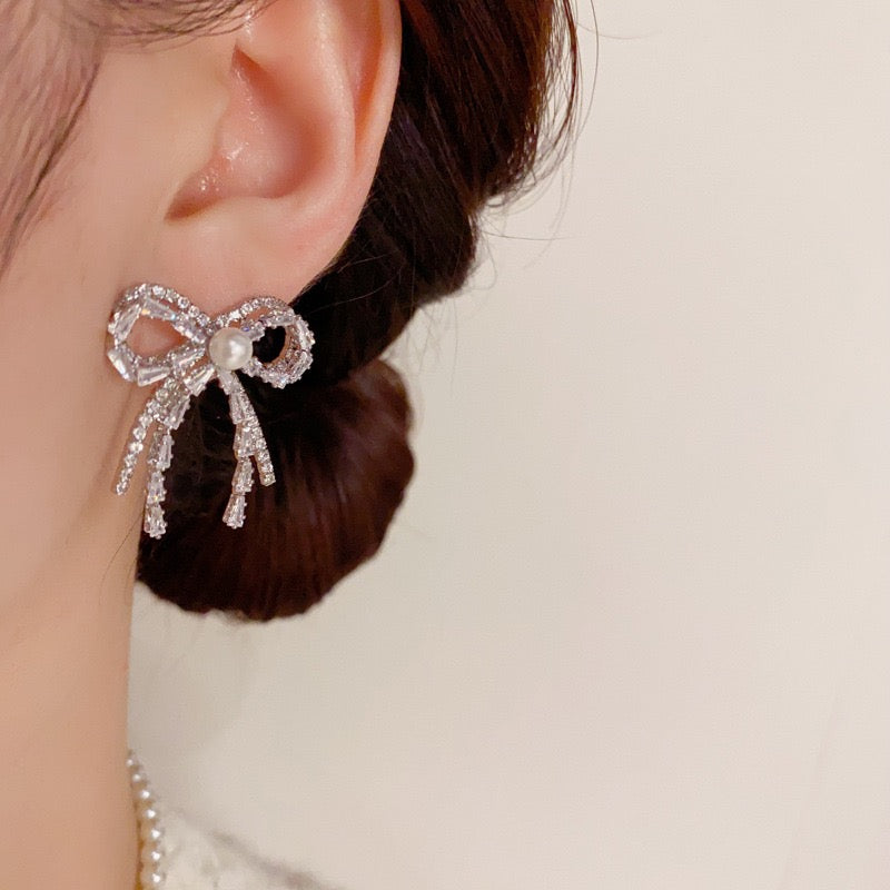 Grande Pavé Bow & Pearl Statement Studs