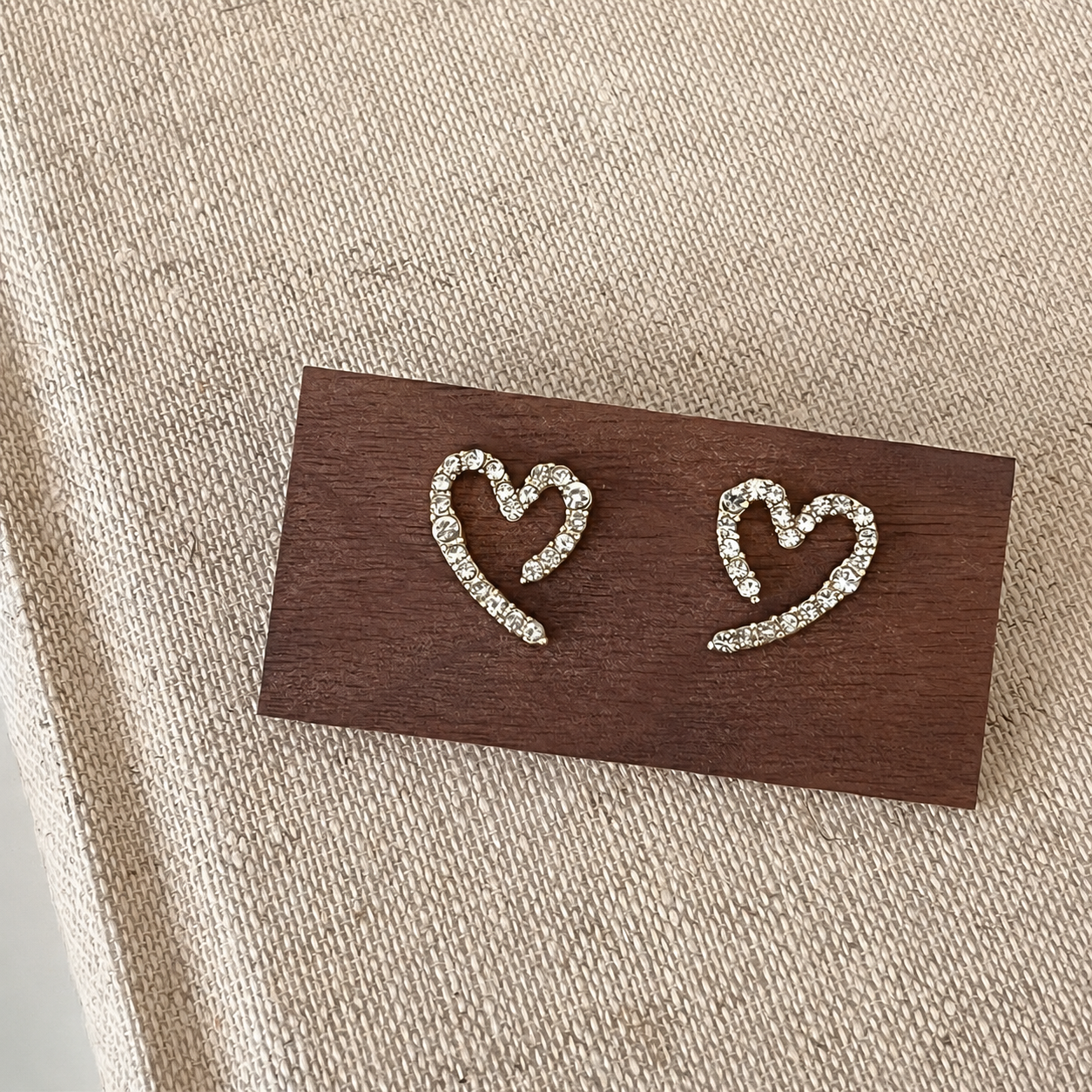 Amour Fluid Heart Studs