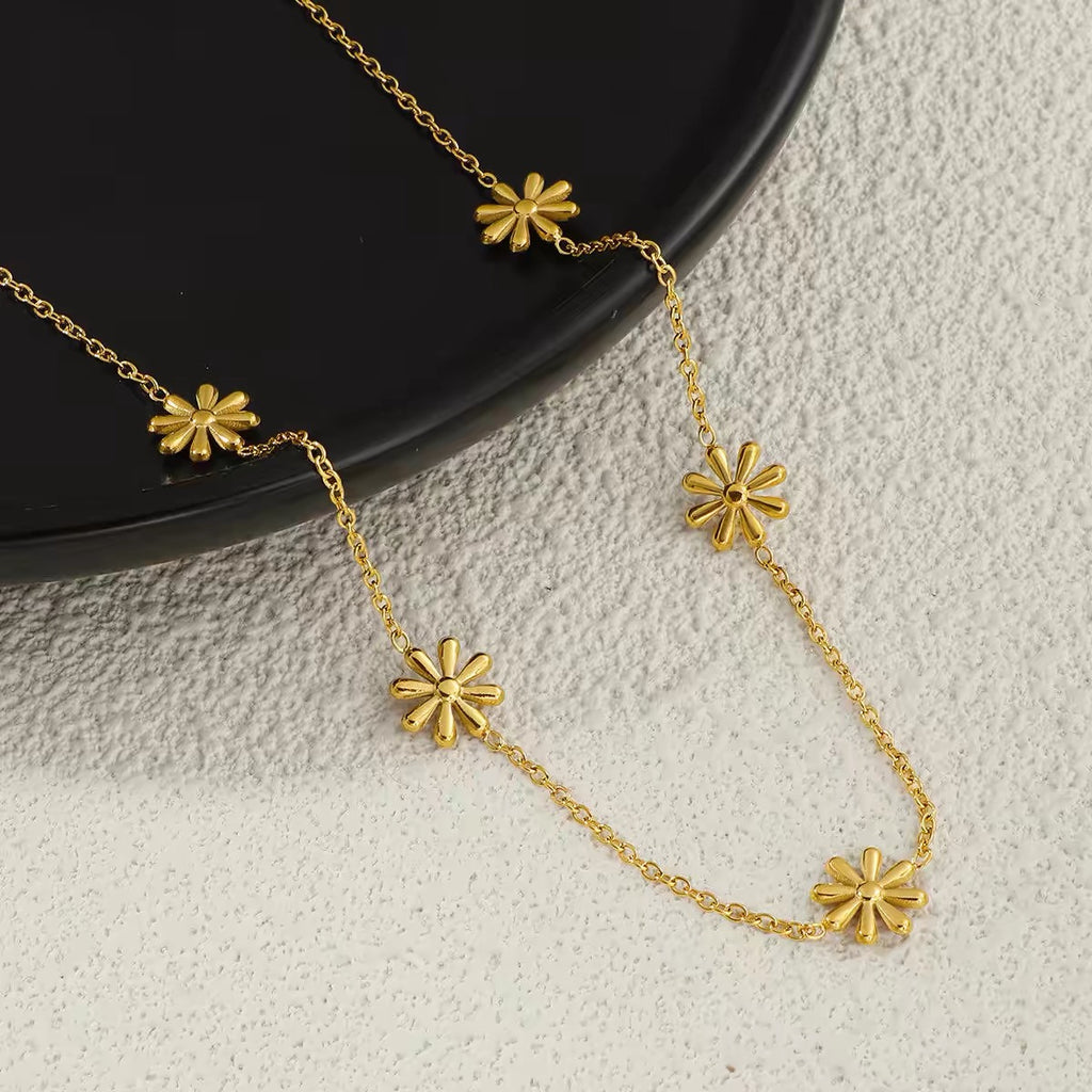 Daisy Station Choker Necklace