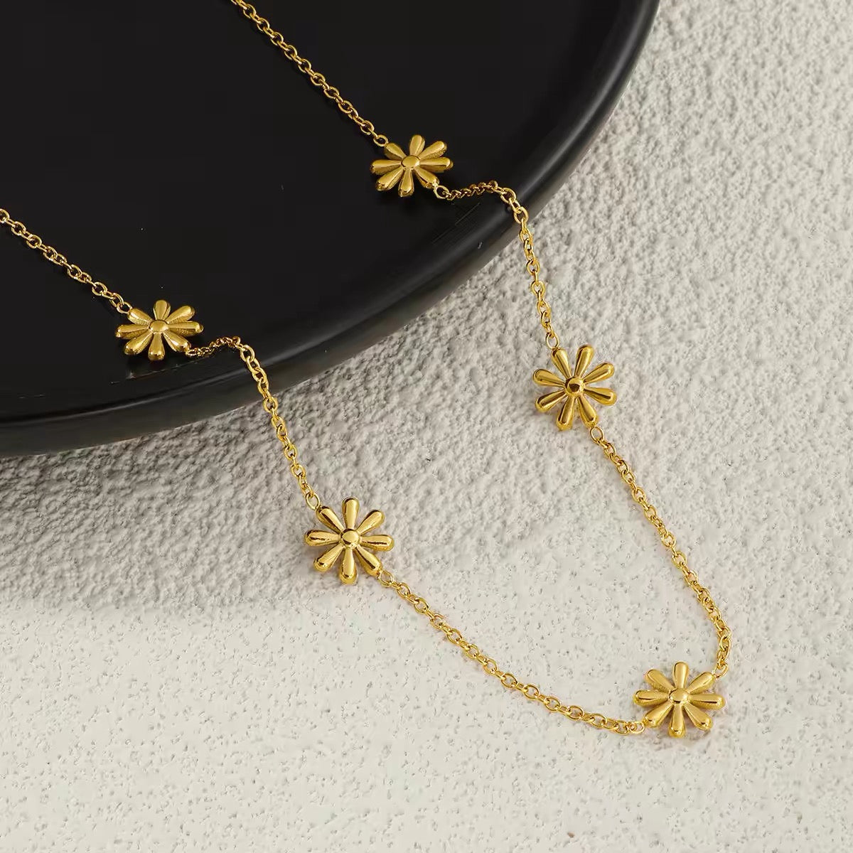 Daisy Station Choker Necklace
