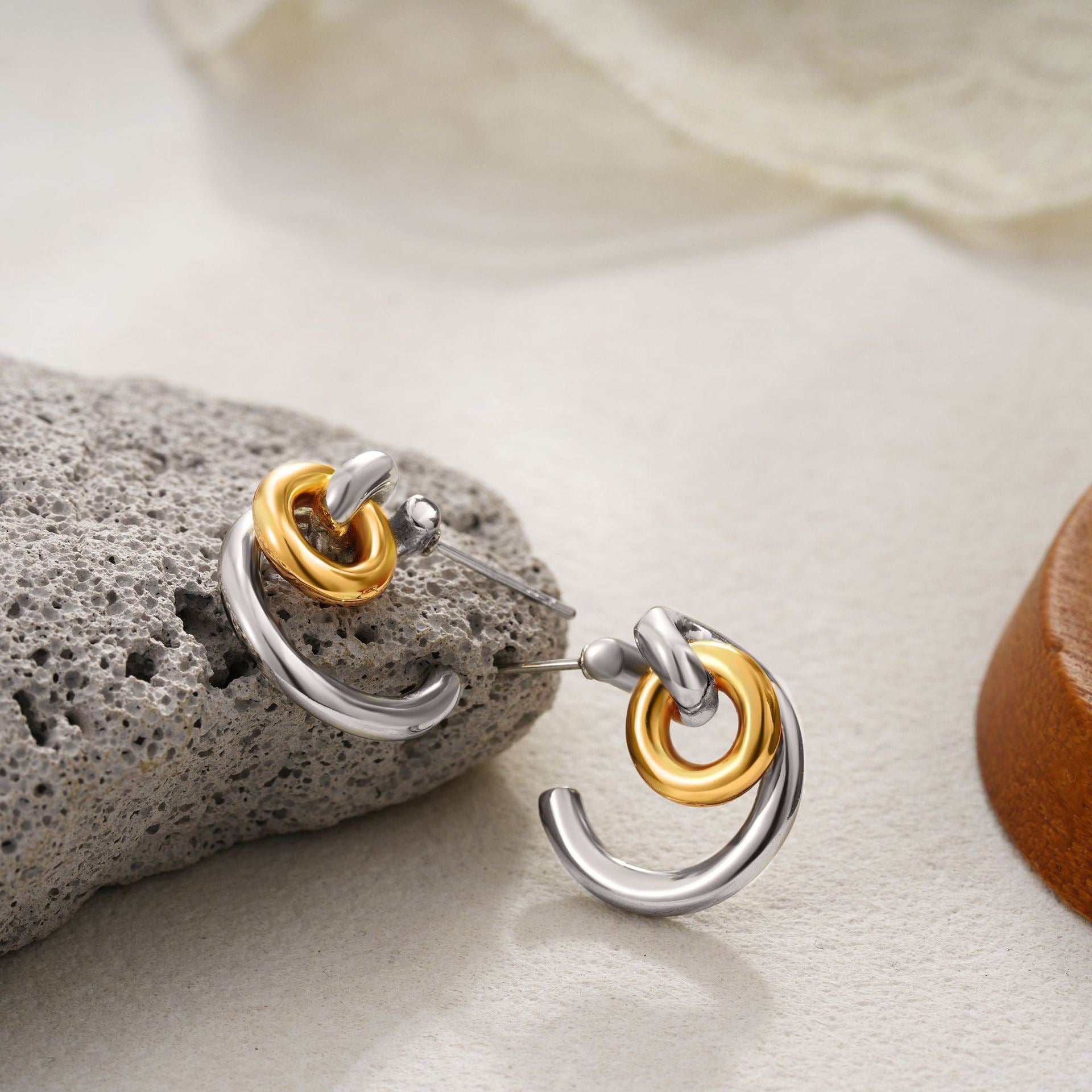 Two-Tone Interlocking Hoop Earrings – Gold & Silver Statement Hoops