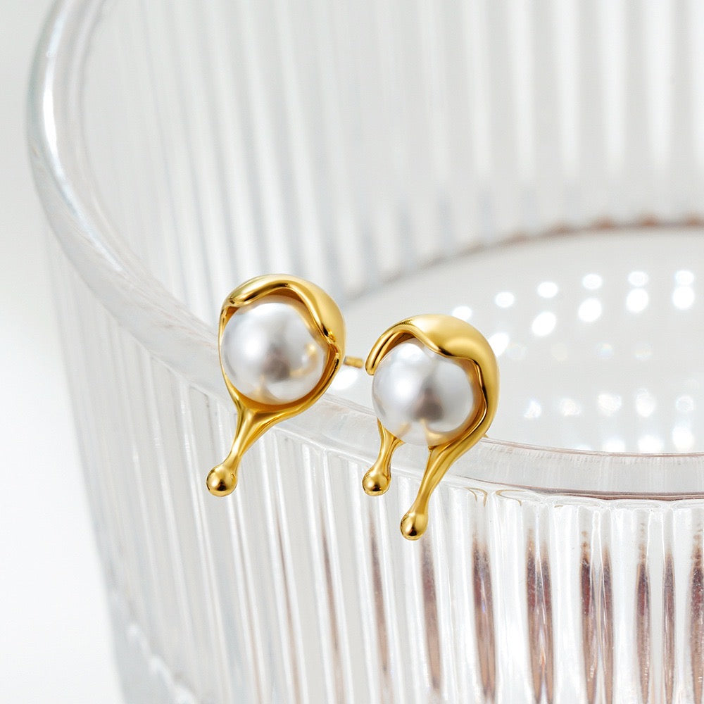 Gold Drip Pearl Stud Earrings – Modern Sculptural Drops