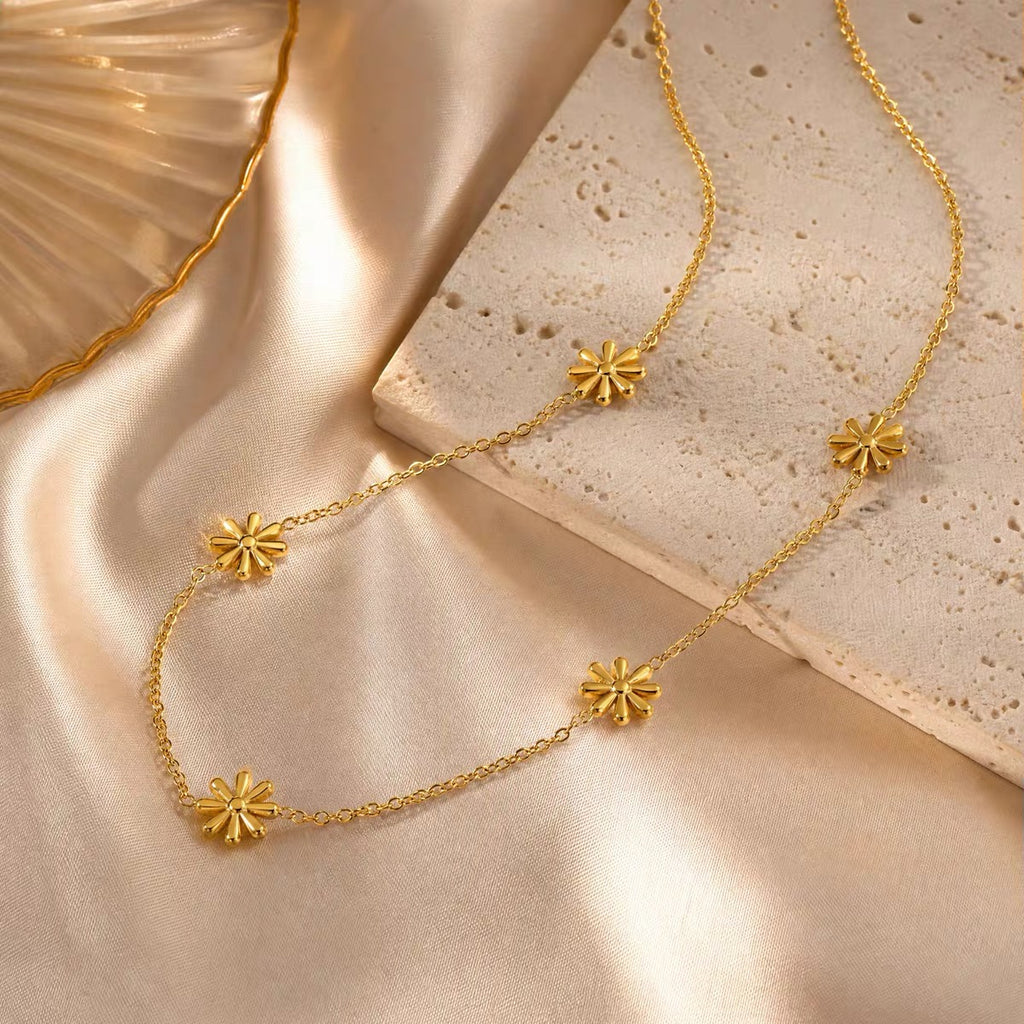 Daisy Station Choker Necklace
