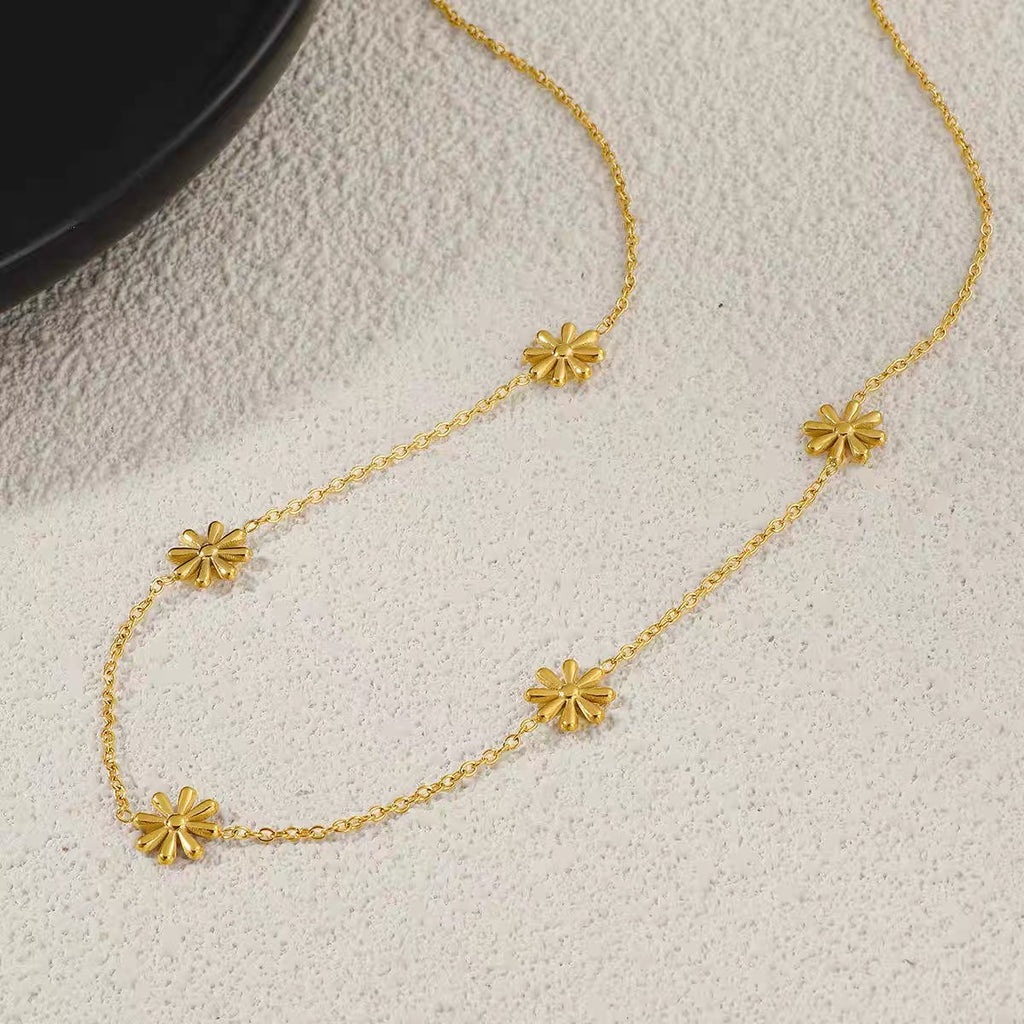 Daisy Station Choker Necklace
